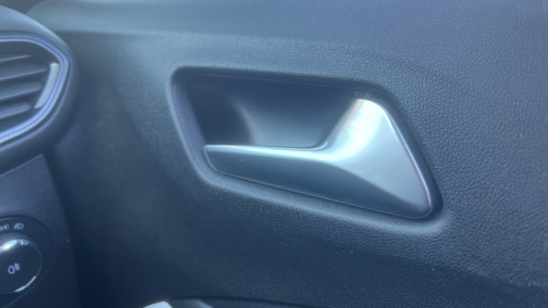 Vauxhall Crossland X 1.2T [130] SRi Nav 5dr [Start Stop] Auto Petrol Hatchback